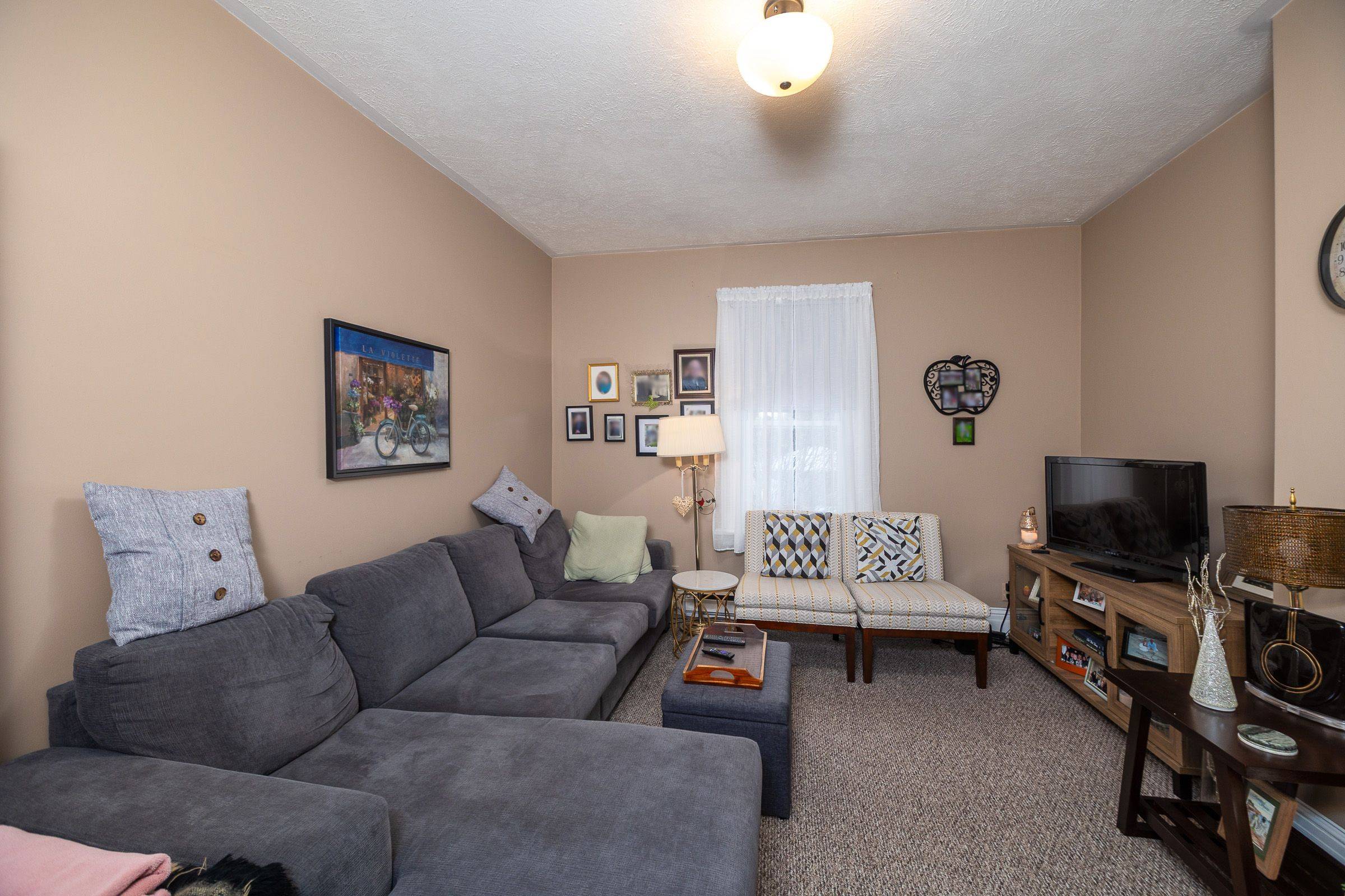 Owen Sound, ON N4K 2G6,554 2nd AVE E #Upper Apartment