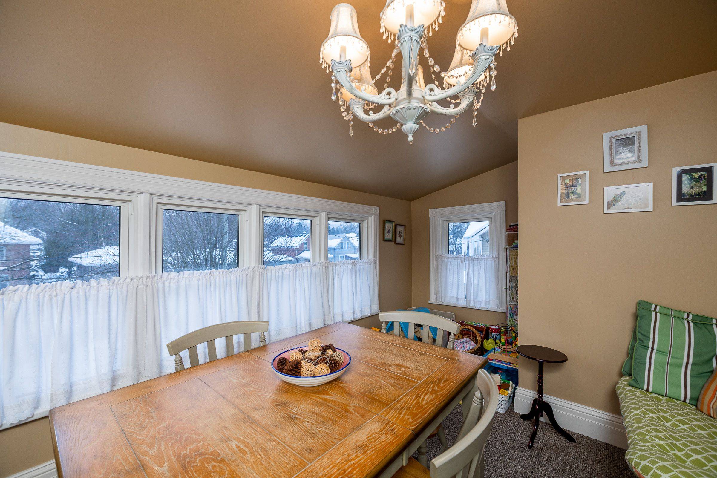 Owen Sound, ON N4K 2G6,554 2nd AVE E #Upper Apartment