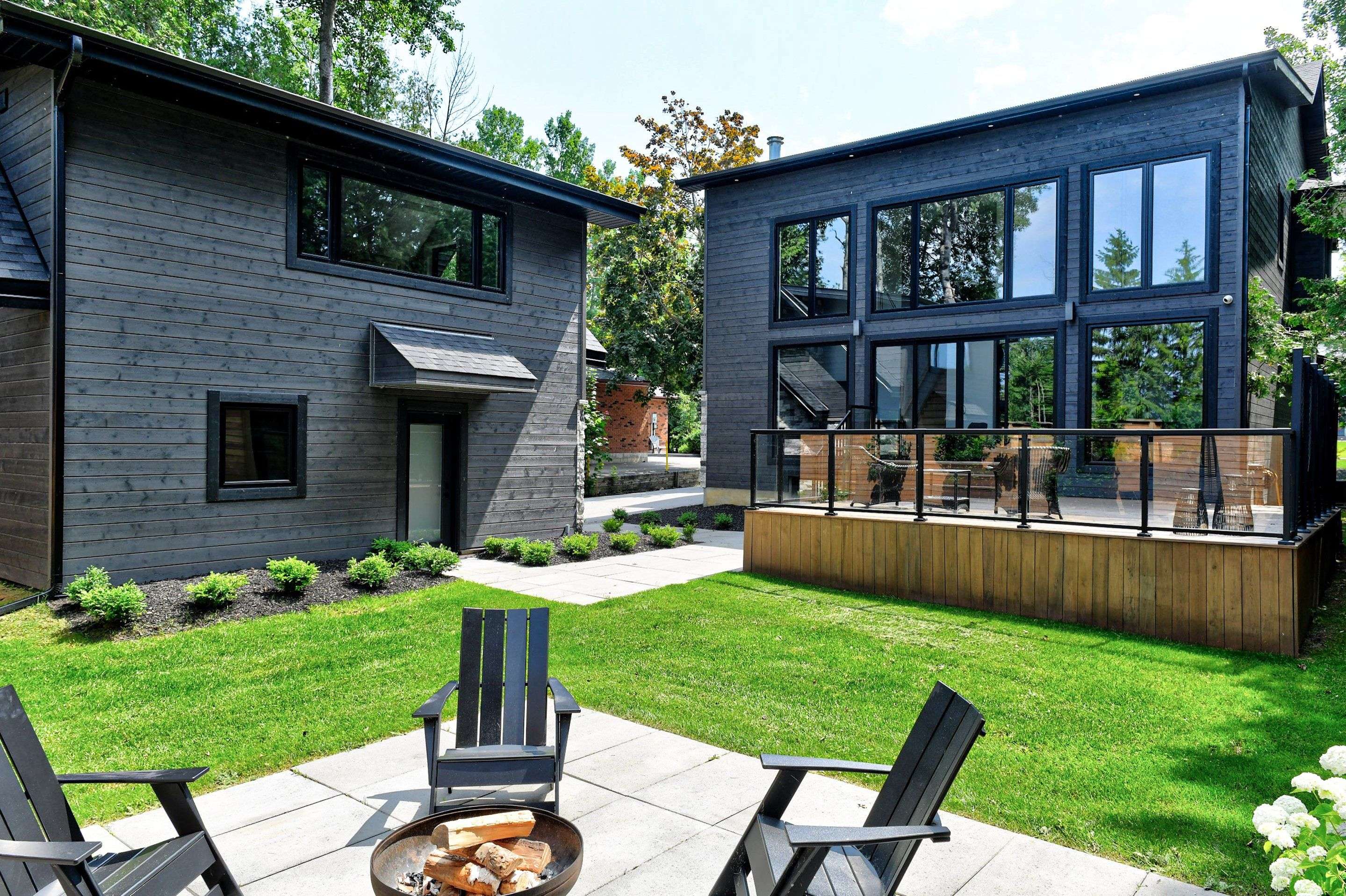 Blue Mountains, ON N0H 2P0,74 Arthur ST E