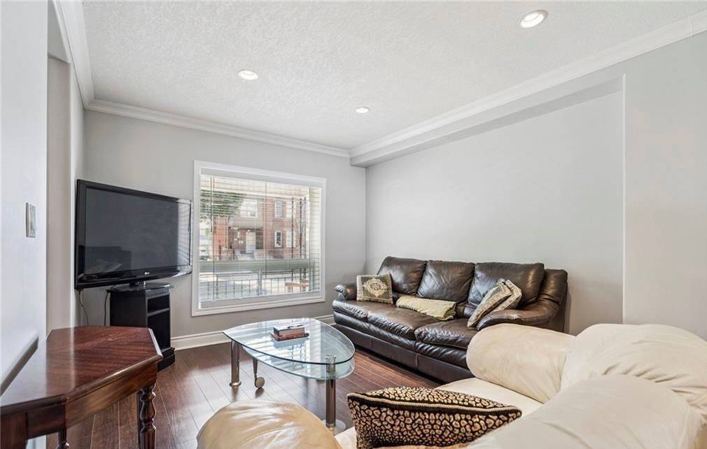 Hamilton, ON L8V 2R9,34 Cliff AVE