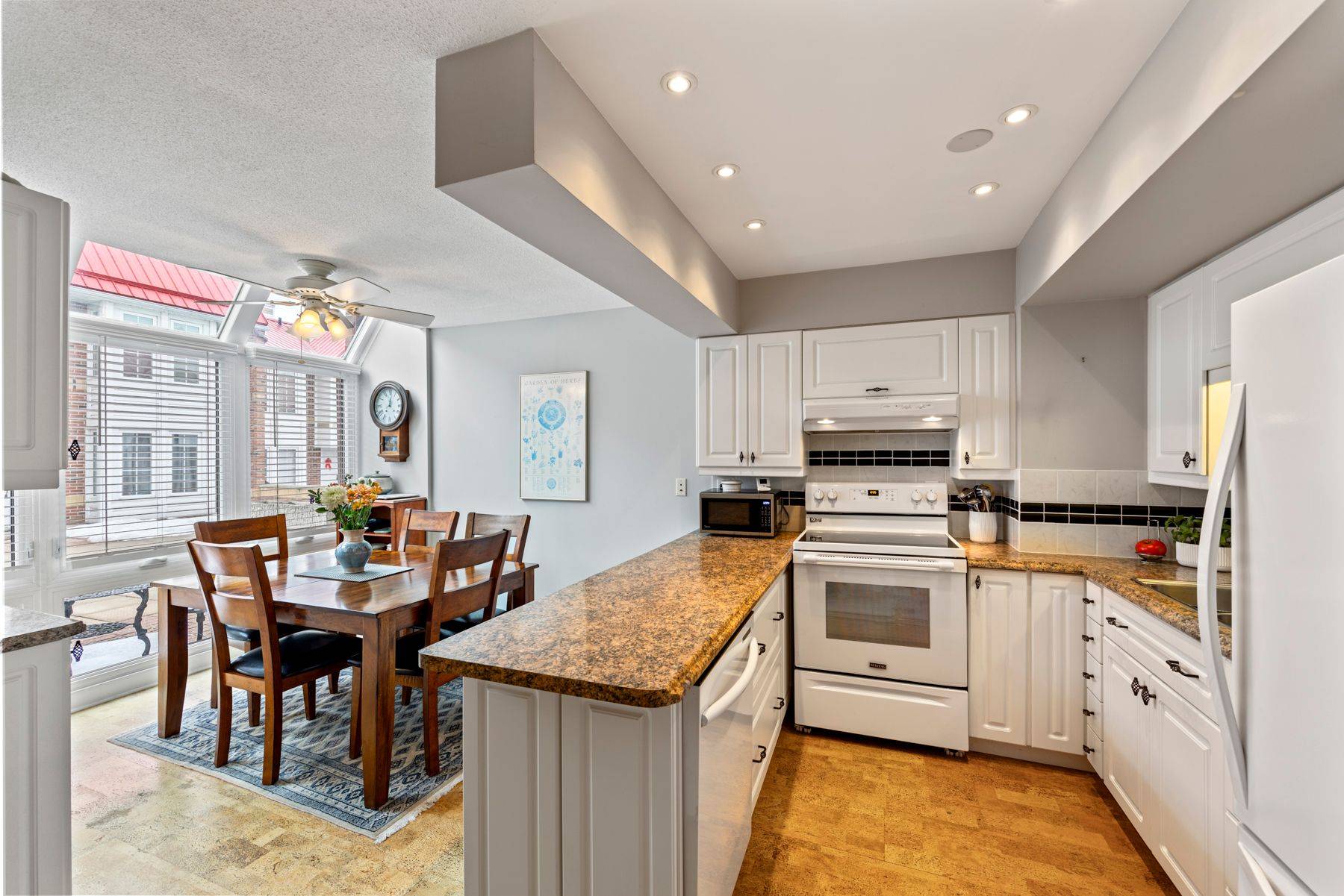 Kingston, ON K7K 6R9,1 Place D'armes N/A #29