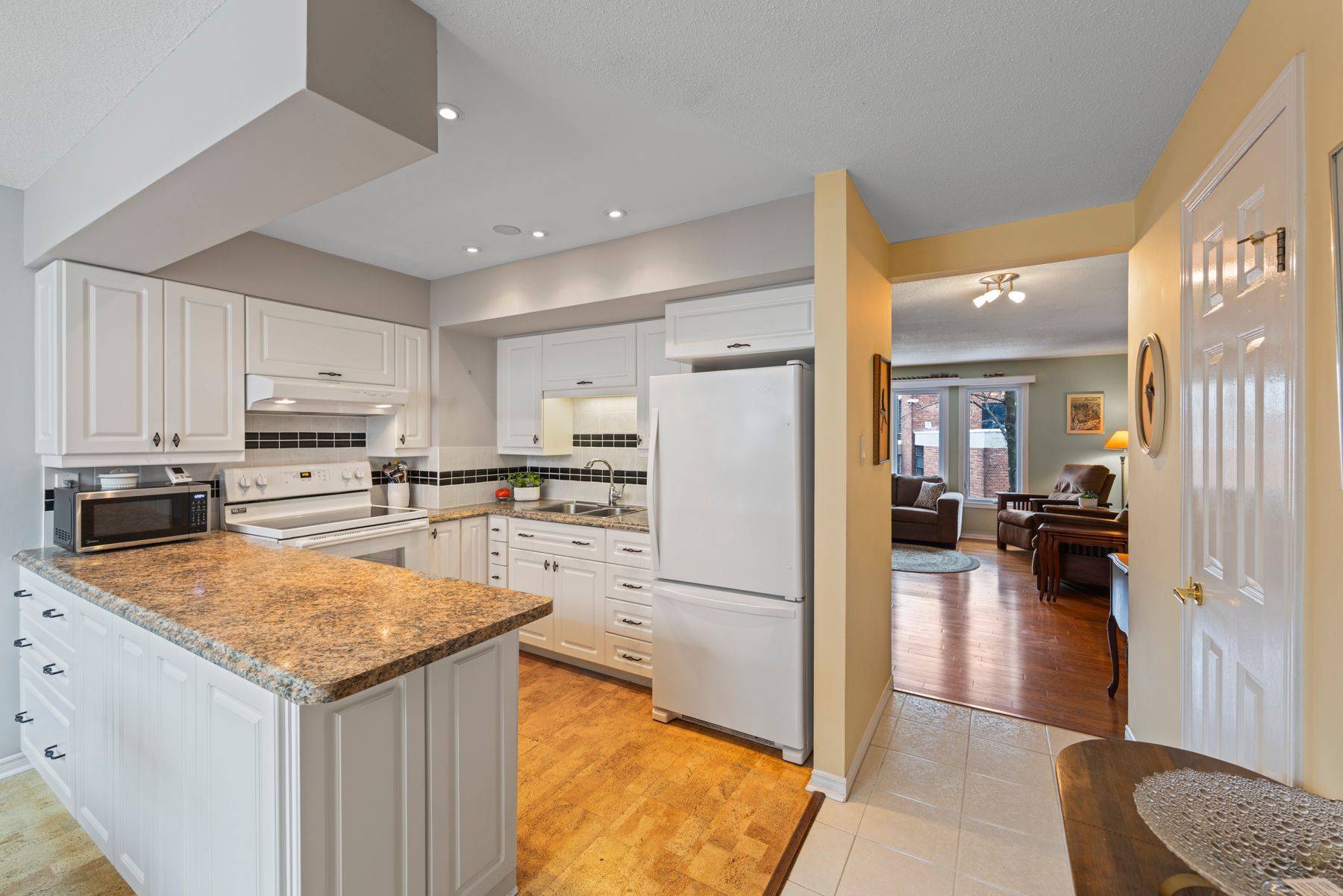 Kingston, ON K7K 6R9,1 Place D'armes N/A #29