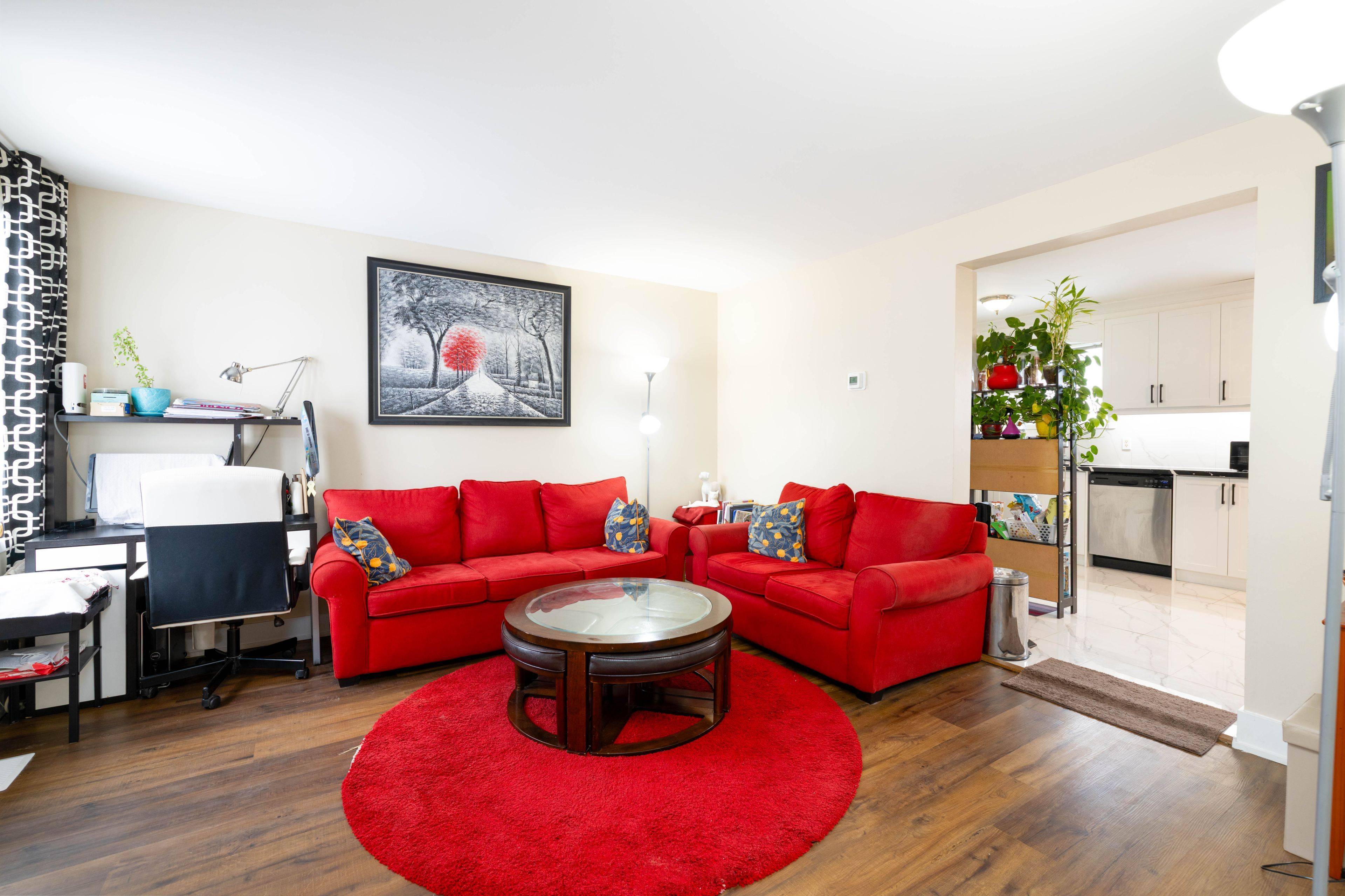 Kitchener, ON N2E 2K8,102 The Country WAY