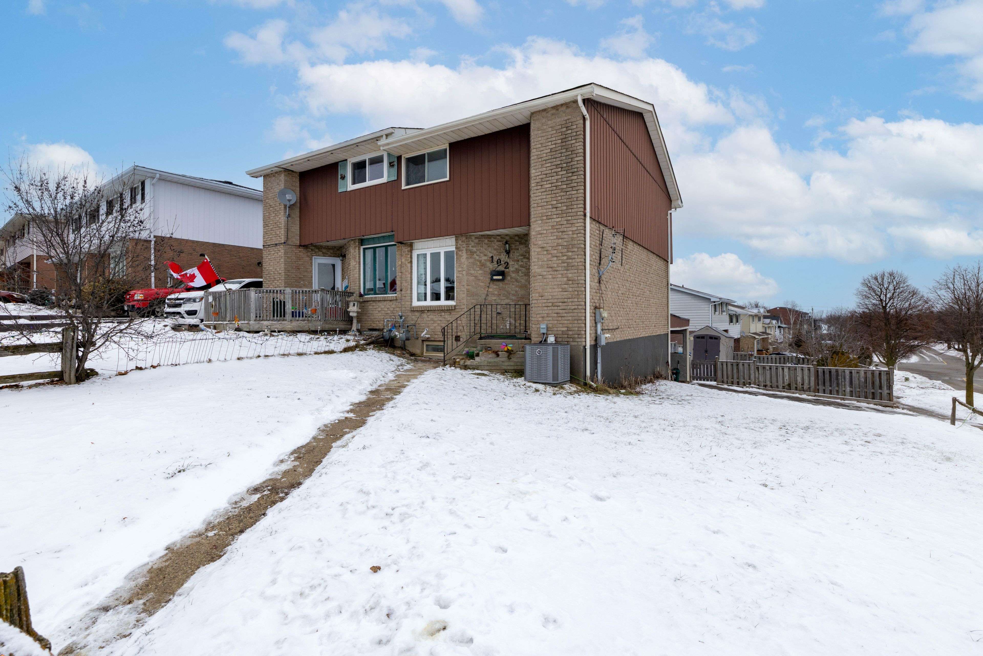 Kitchener, ON N2E 2K8,102 The Country WAY