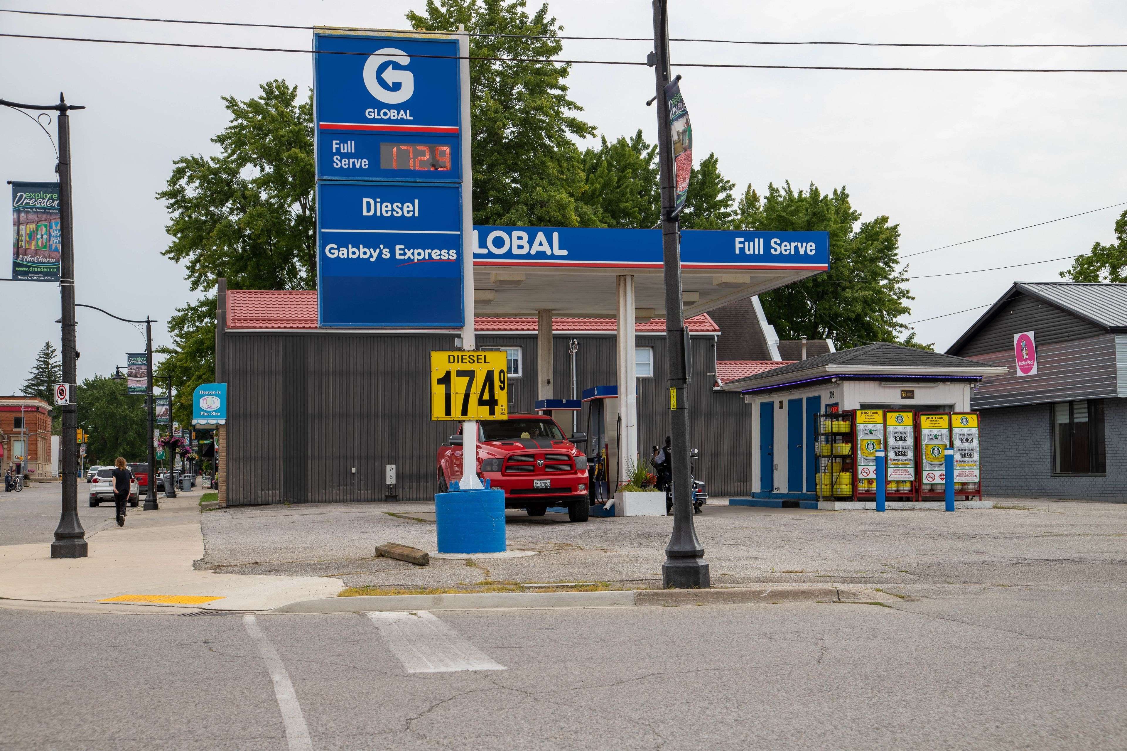 Chatham-kent, ON N0P 1M0,308 St. George ST