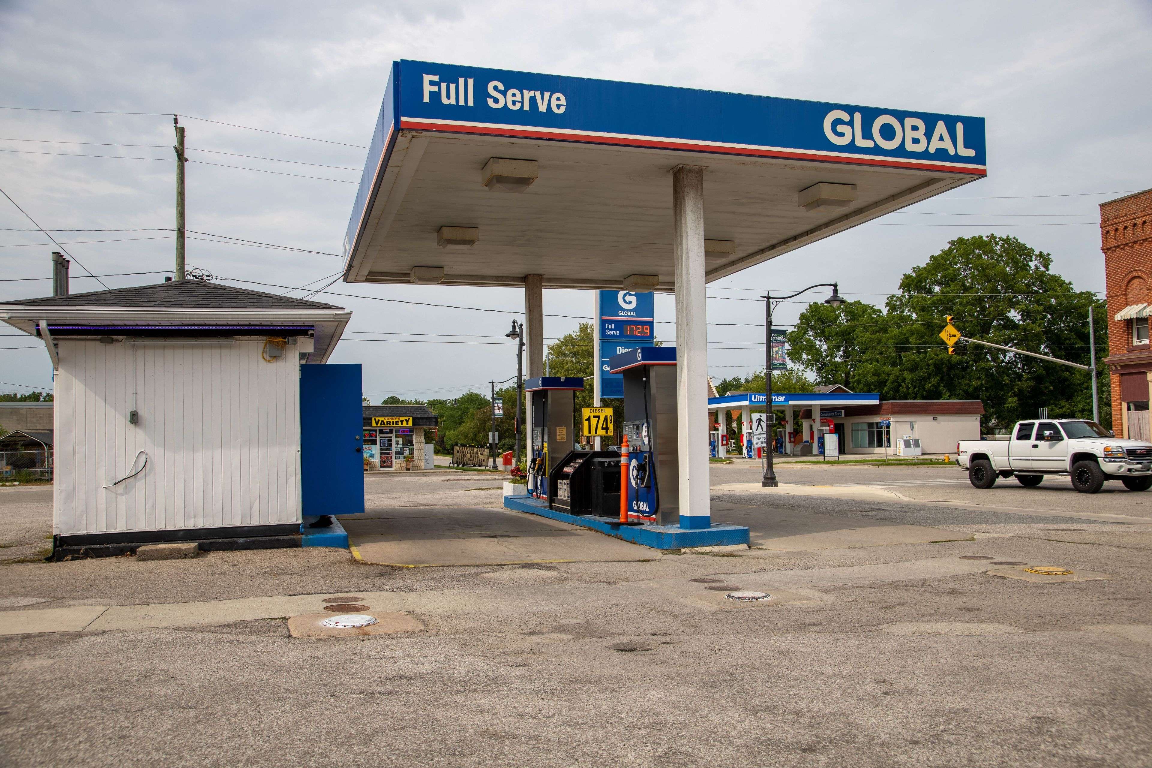 Chatham-kent, ON N0P 1M0,308 St. George ST