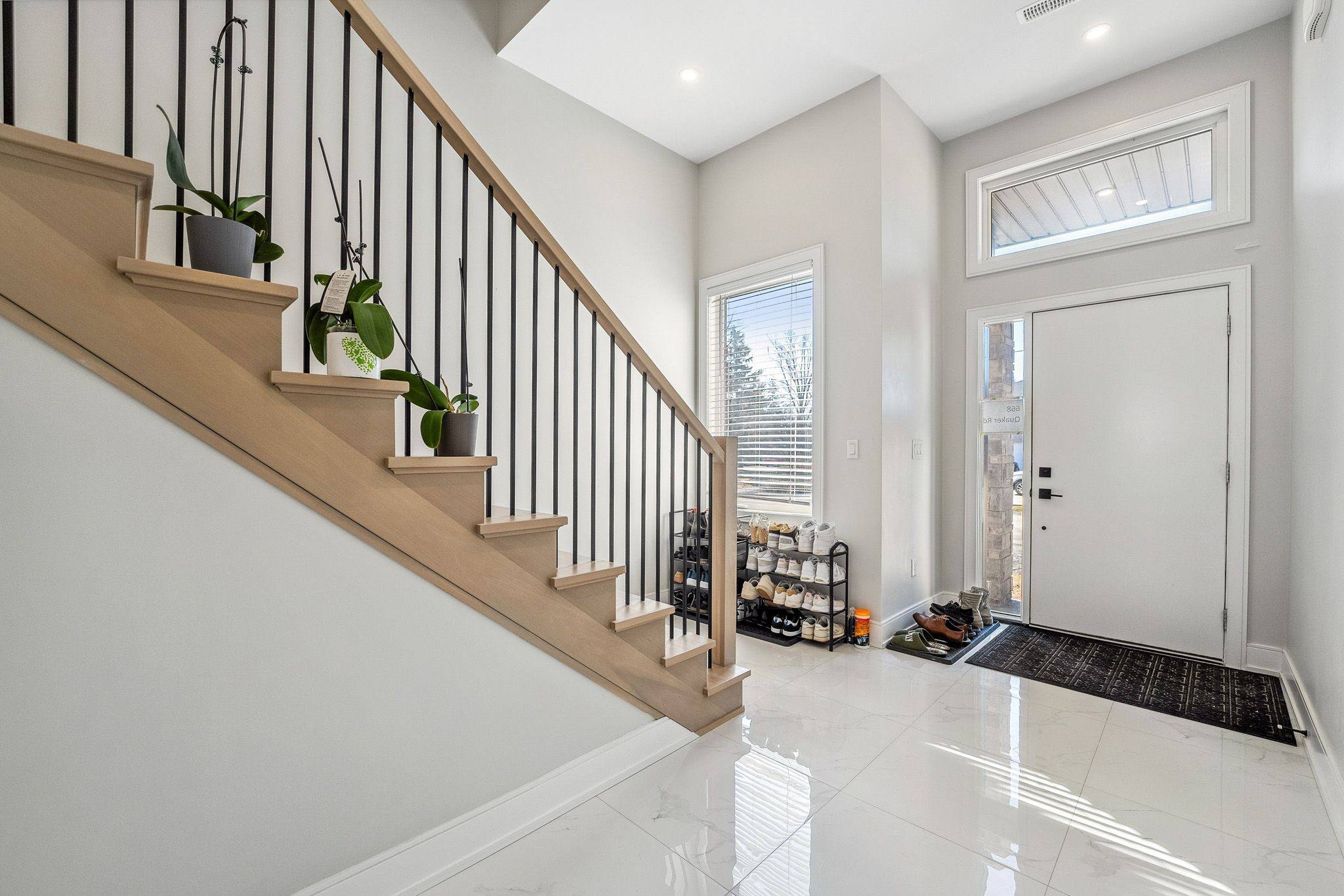 Welland, ON L3C 3H2,668 QUAKER RD #Upper