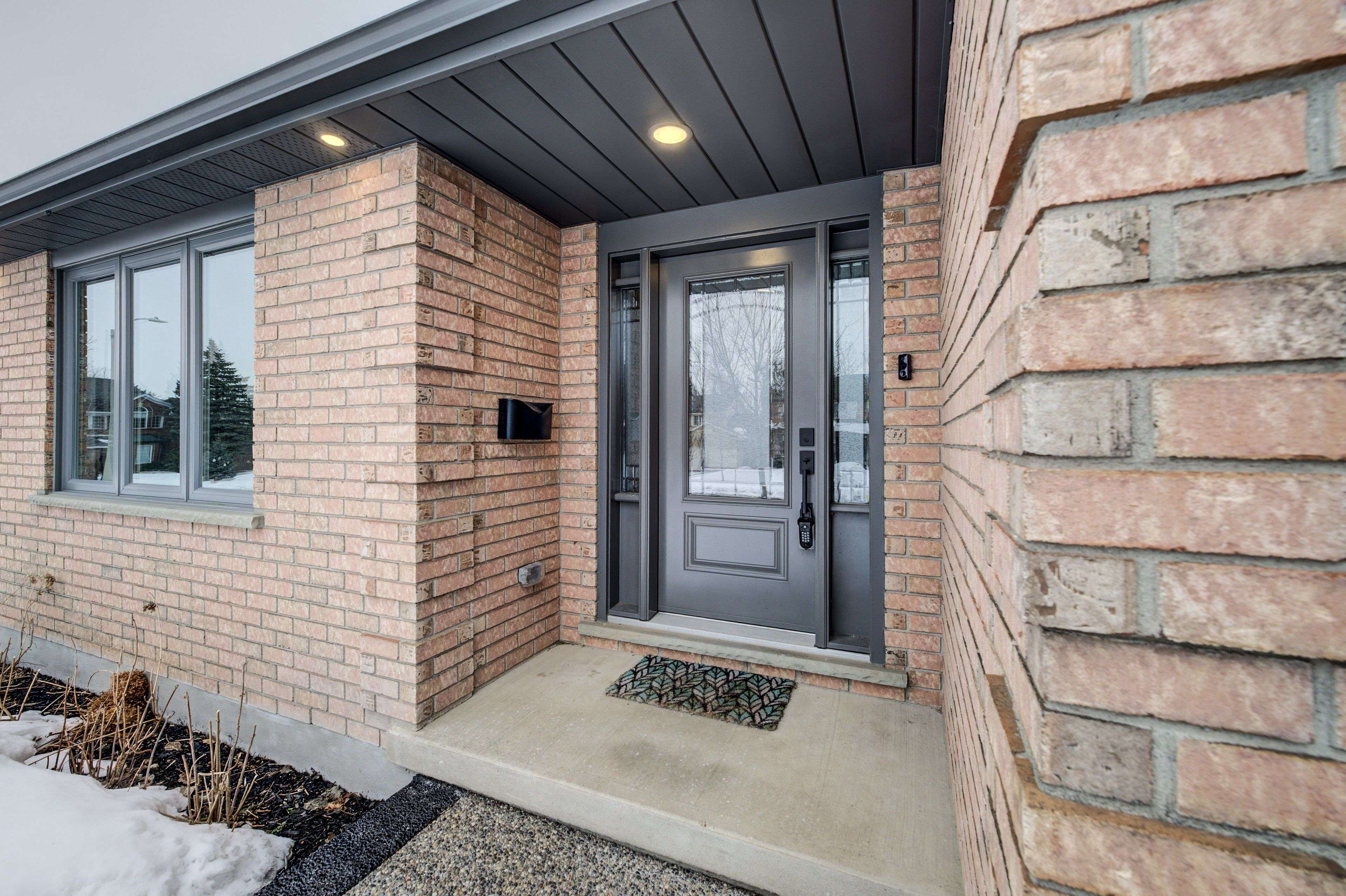 Waterloo, ON N2T 2G5,451 Knightsbridge CT