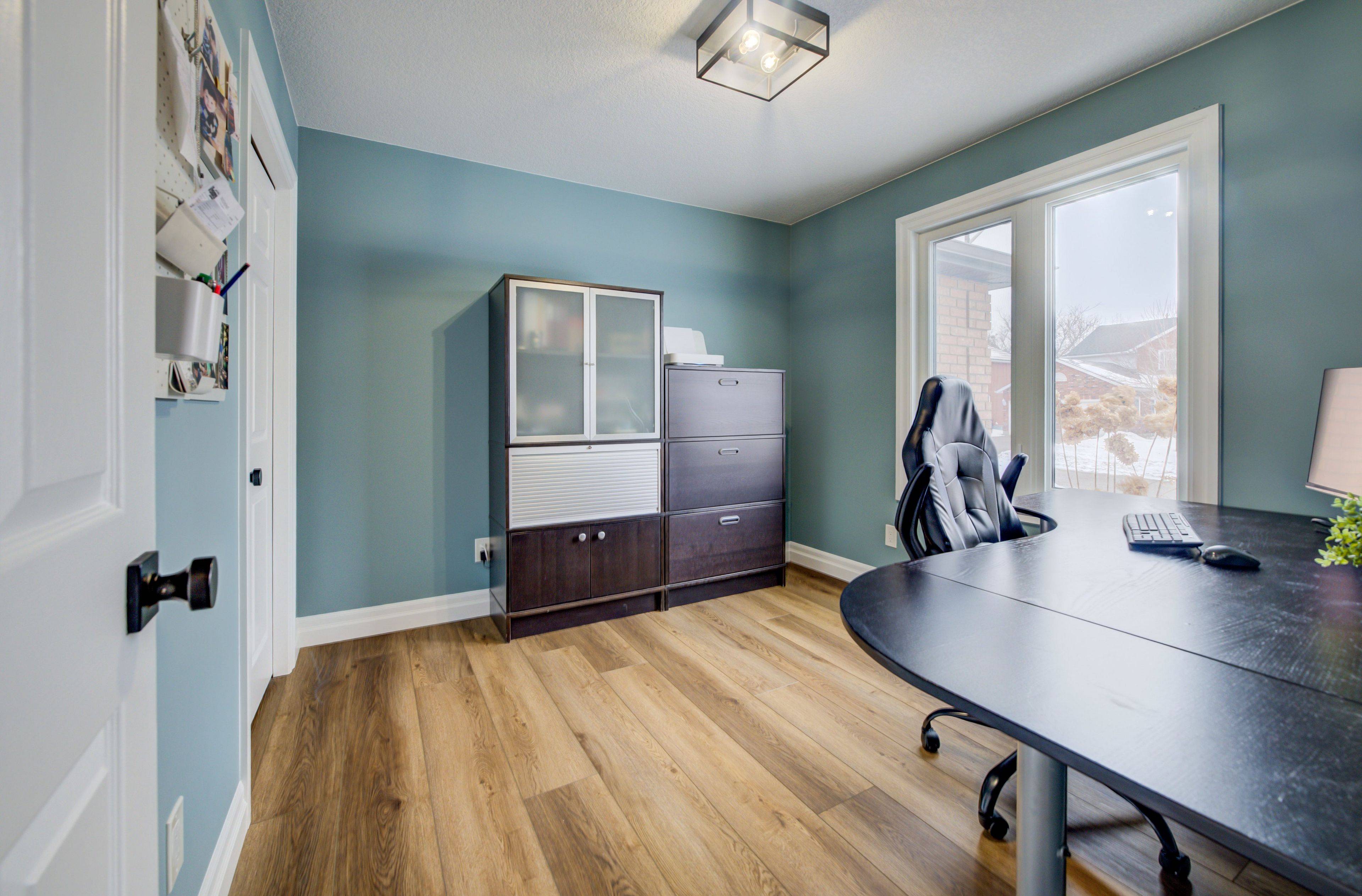 Waterloo, ON N2T 2G5,451 Knightsbridge CT