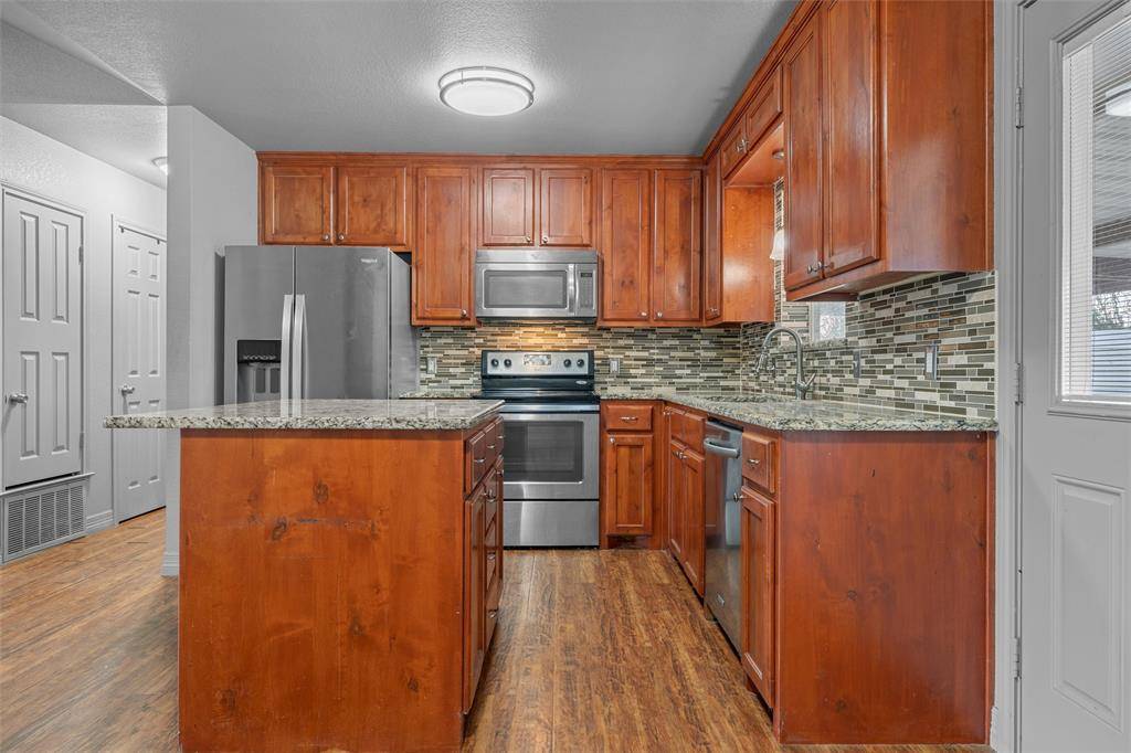 Axtell, TX 76624,139 E Seley