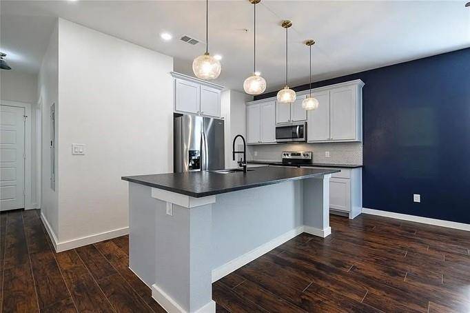 Denton, TX 76201,800 S Welch Street #207