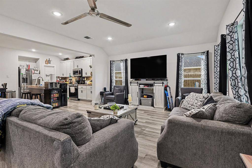 Palmer, TX 75152,220 Poinsetta Drive