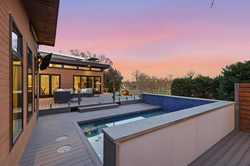 Dallas, TX 75218,9211 E Lake Highlands Drive