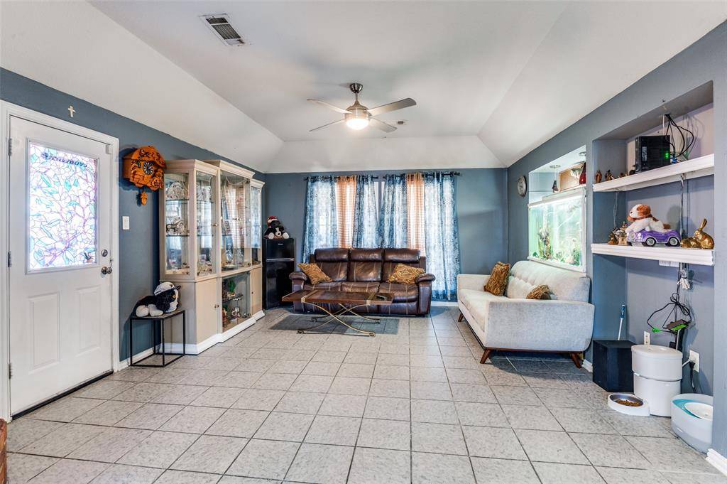 Mesquite, TX 75149,1258 Robinhood Boulevard