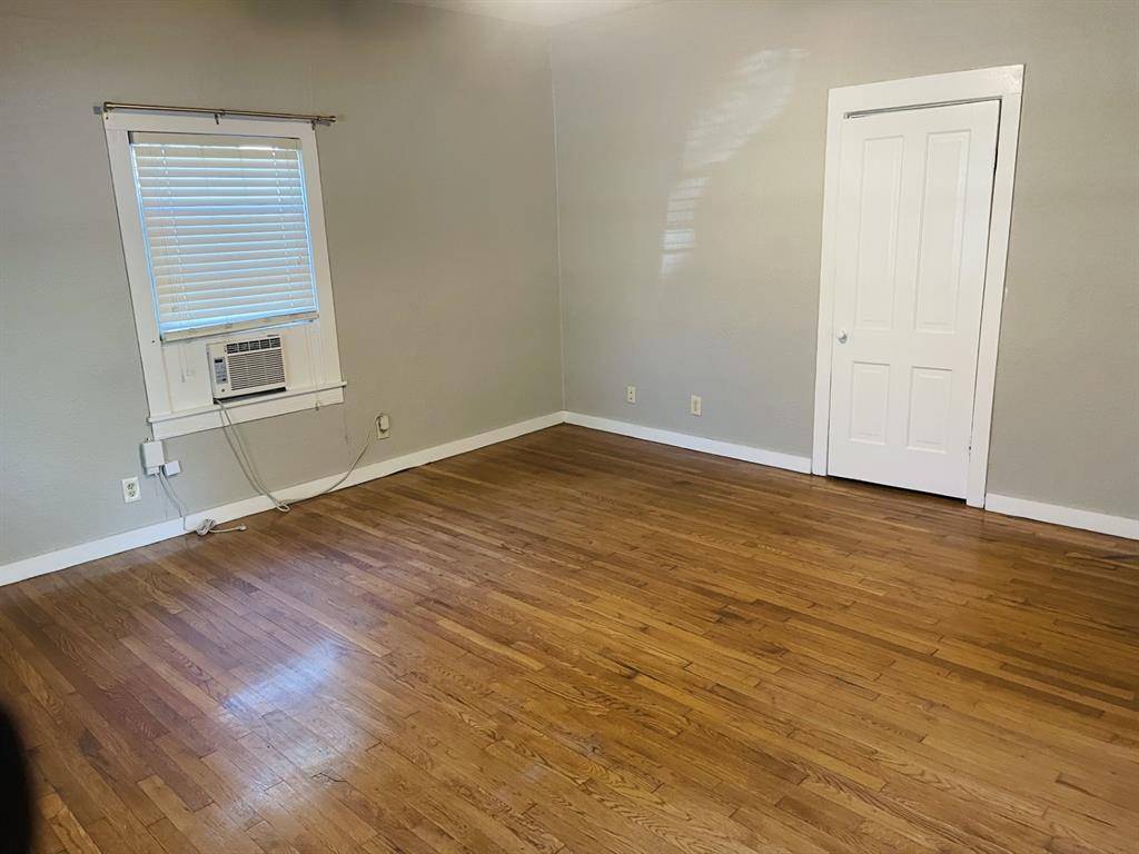 Whitesboro, TX 76273,411 E Main Street