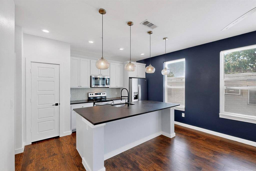 Denton, TX 76201,800 S Welch Street #102