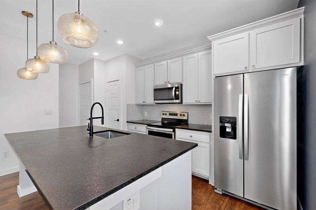 Denton, TX 76201,800 S Welch Street #102