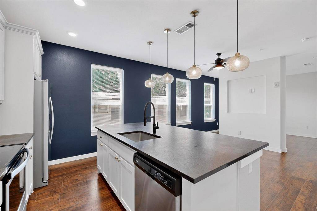 Denton, TX 76201,800 S Welch Street #102