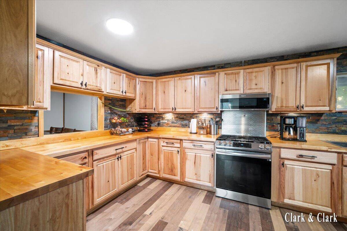 Holton, MI 49425,3715 E Skeels RD