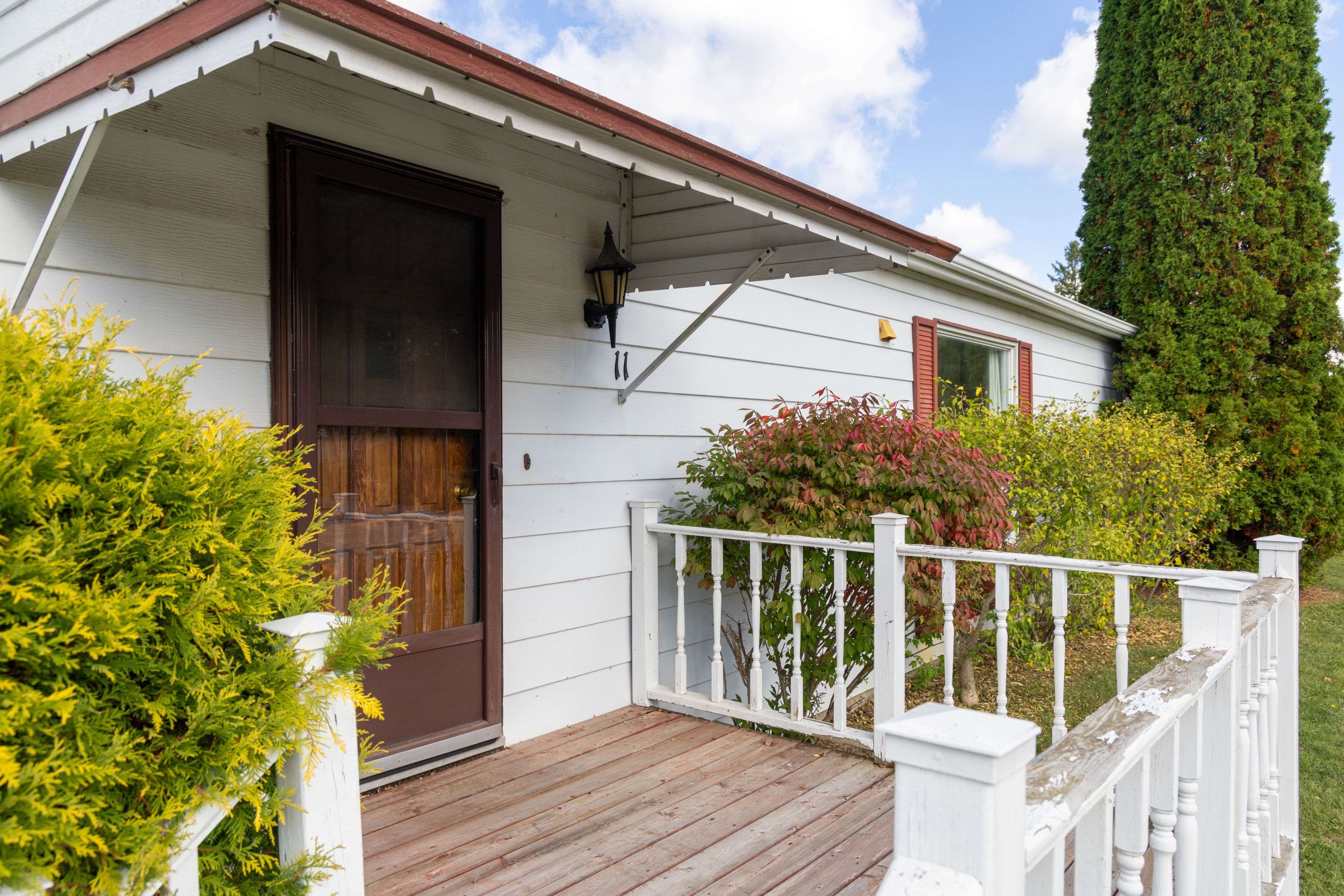 Georgina, ON L0E 1R0,11 Geneva CT