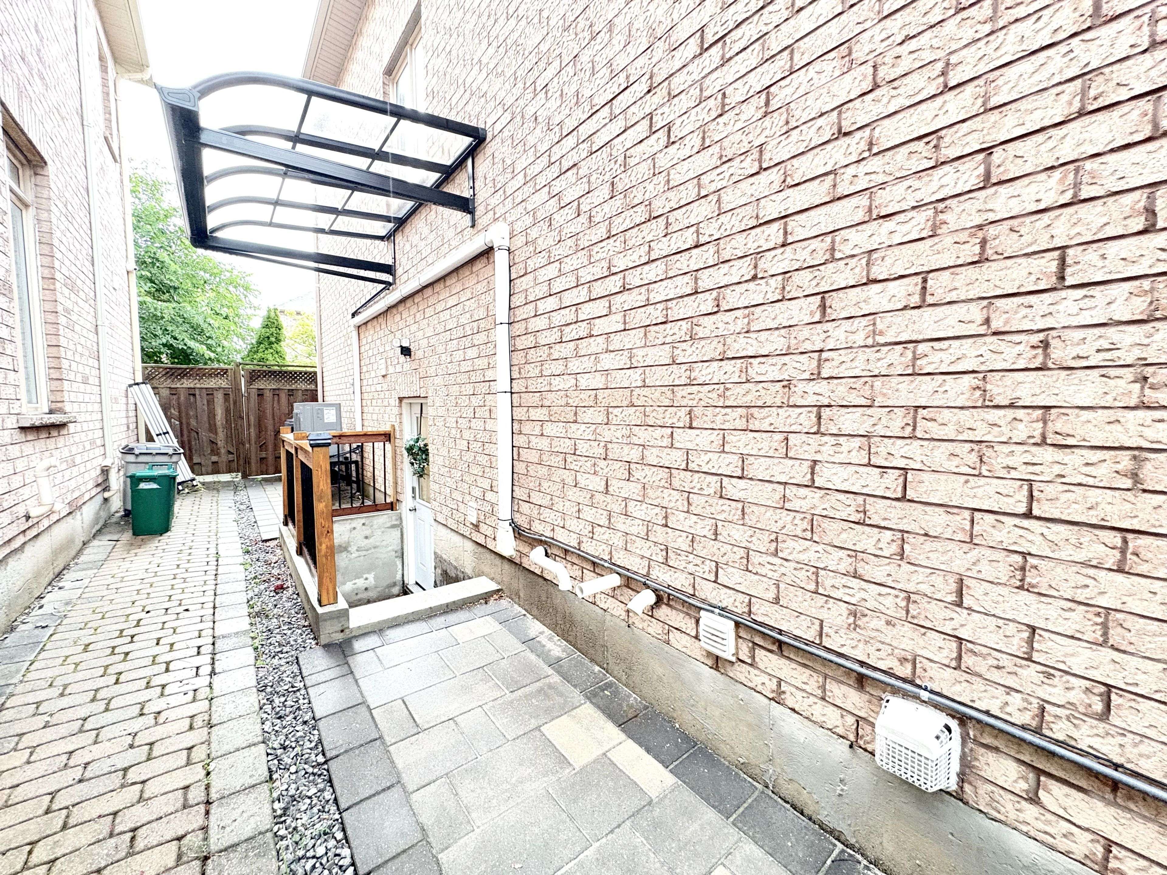 Richmond Hill, ON L4S 2N6,335 Shirley DR #Bsmt