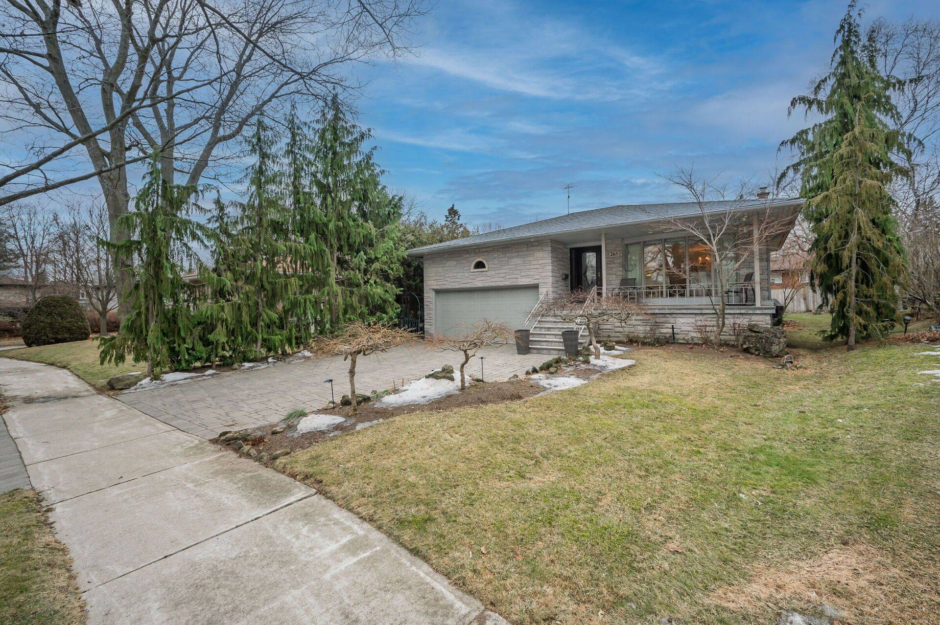 Mississauga, ON L5G 1Z8,265 Windy Oaks N/A