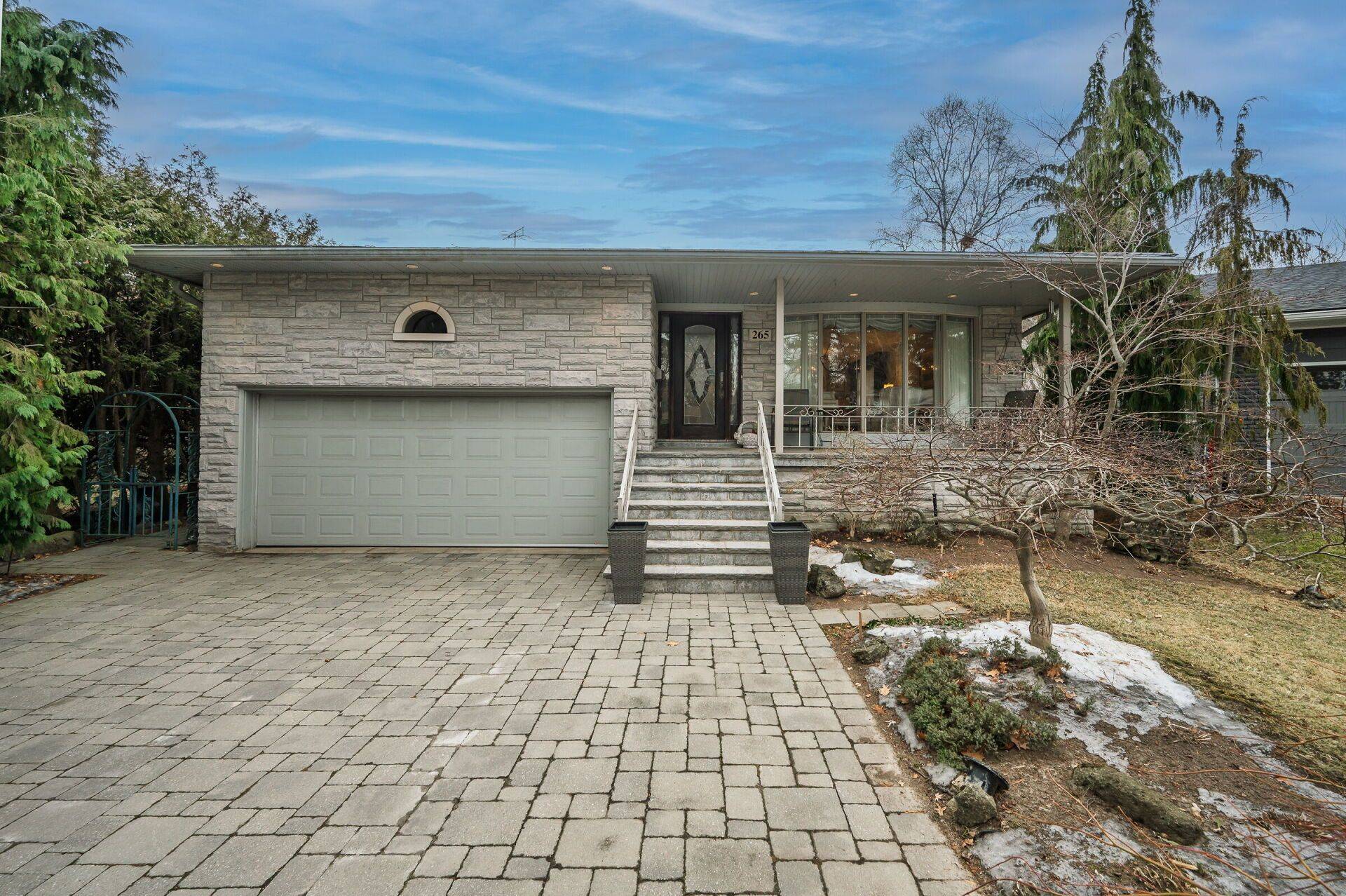 Mississauga, ON L5G 1Z8,265 Windy Oaks N/A