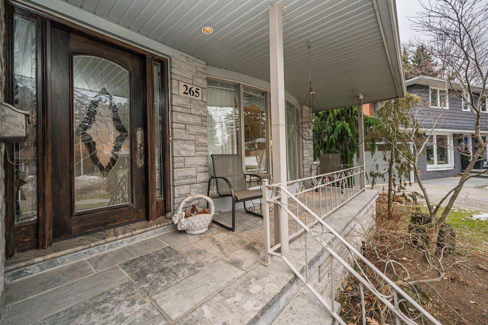 Mississauga, ON L5G 1Z8,265 Windy Oaks N/A