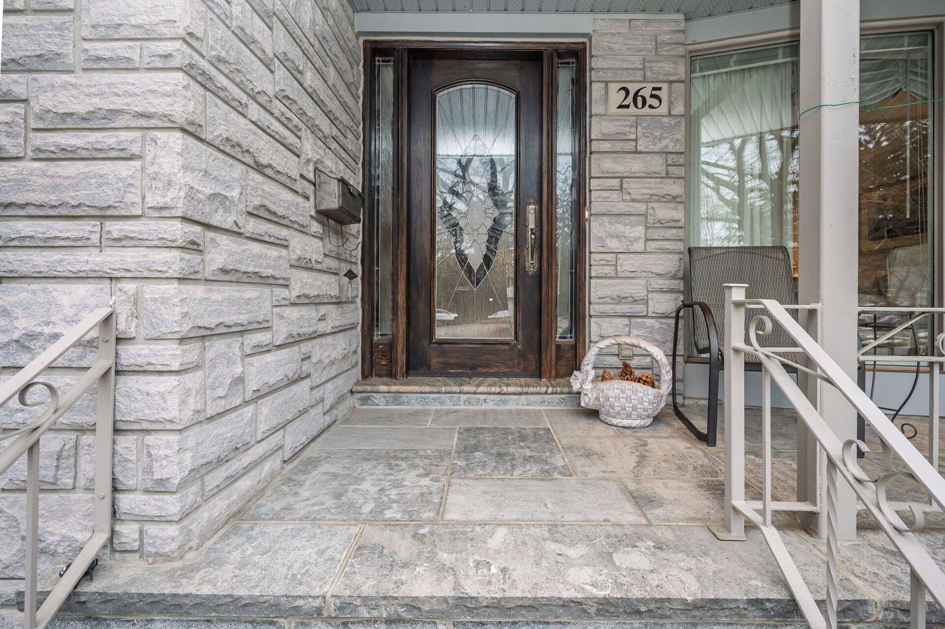 Mississauga, ON L5G 1Z8,265 Windy Oaks N/A