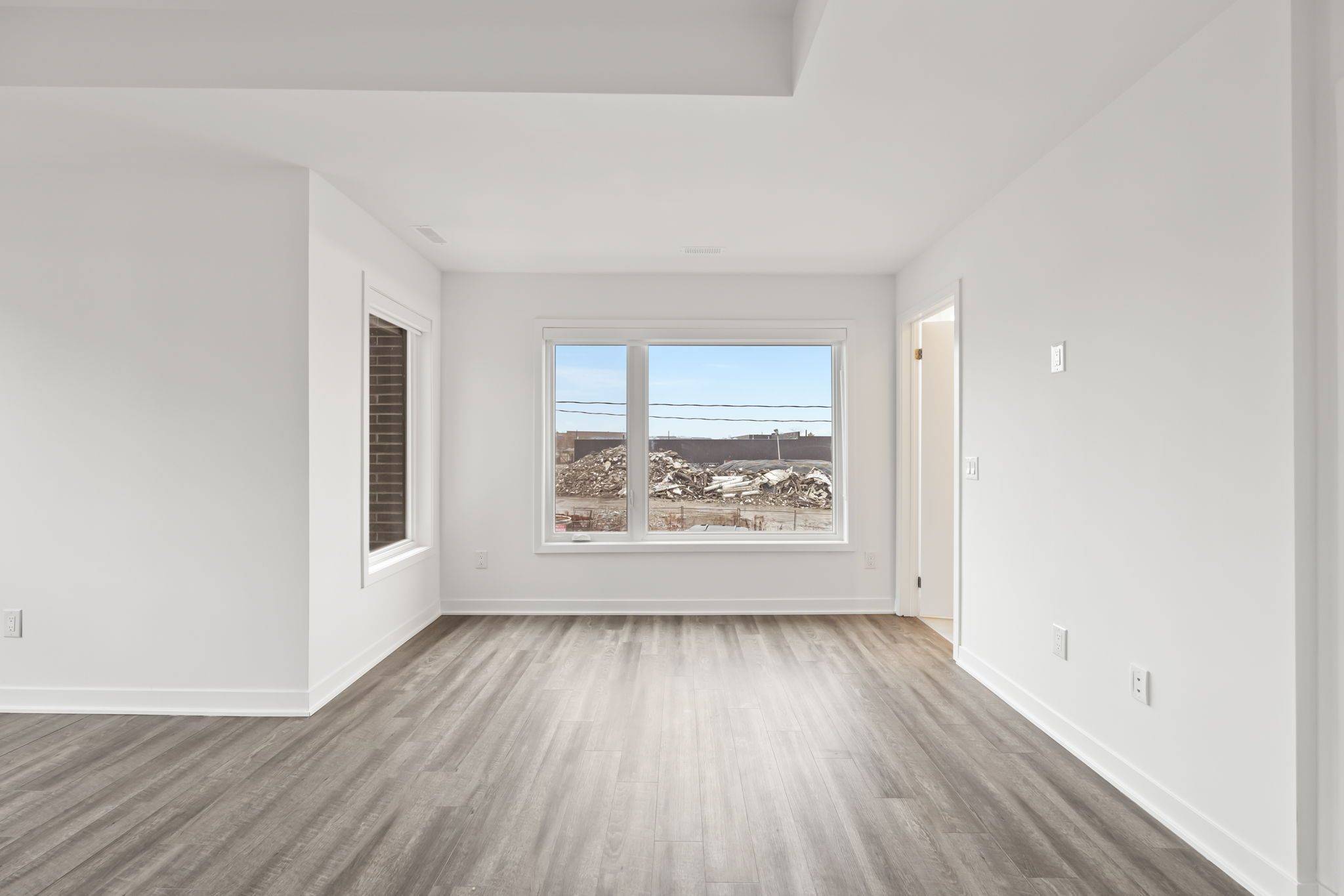 Toronto W03, ON M6N 0B5,40 Ed Clark Gardens BLVD #TH13