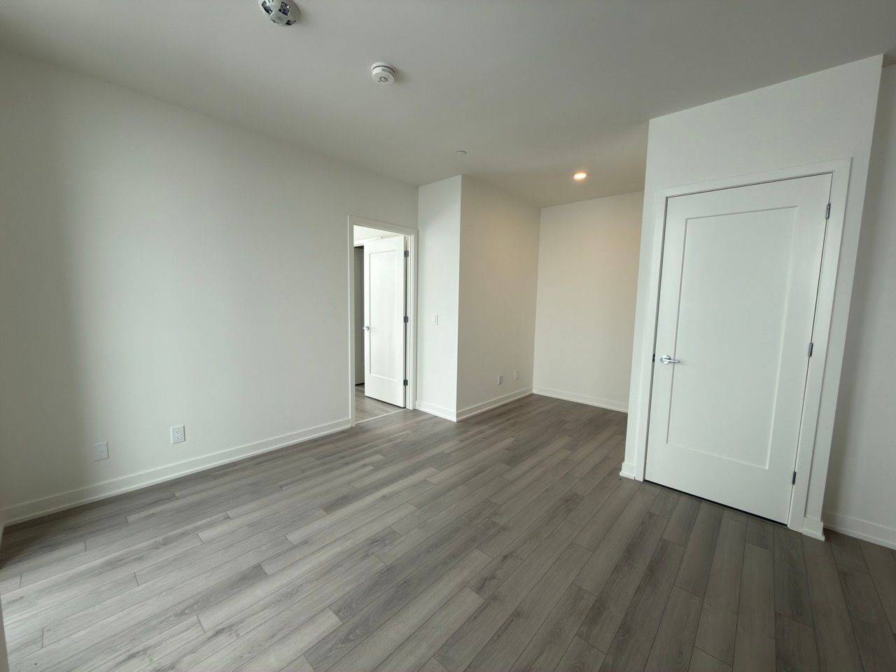 Oakville, ON L6H 8C6,3071 Trafalgar RD #1604