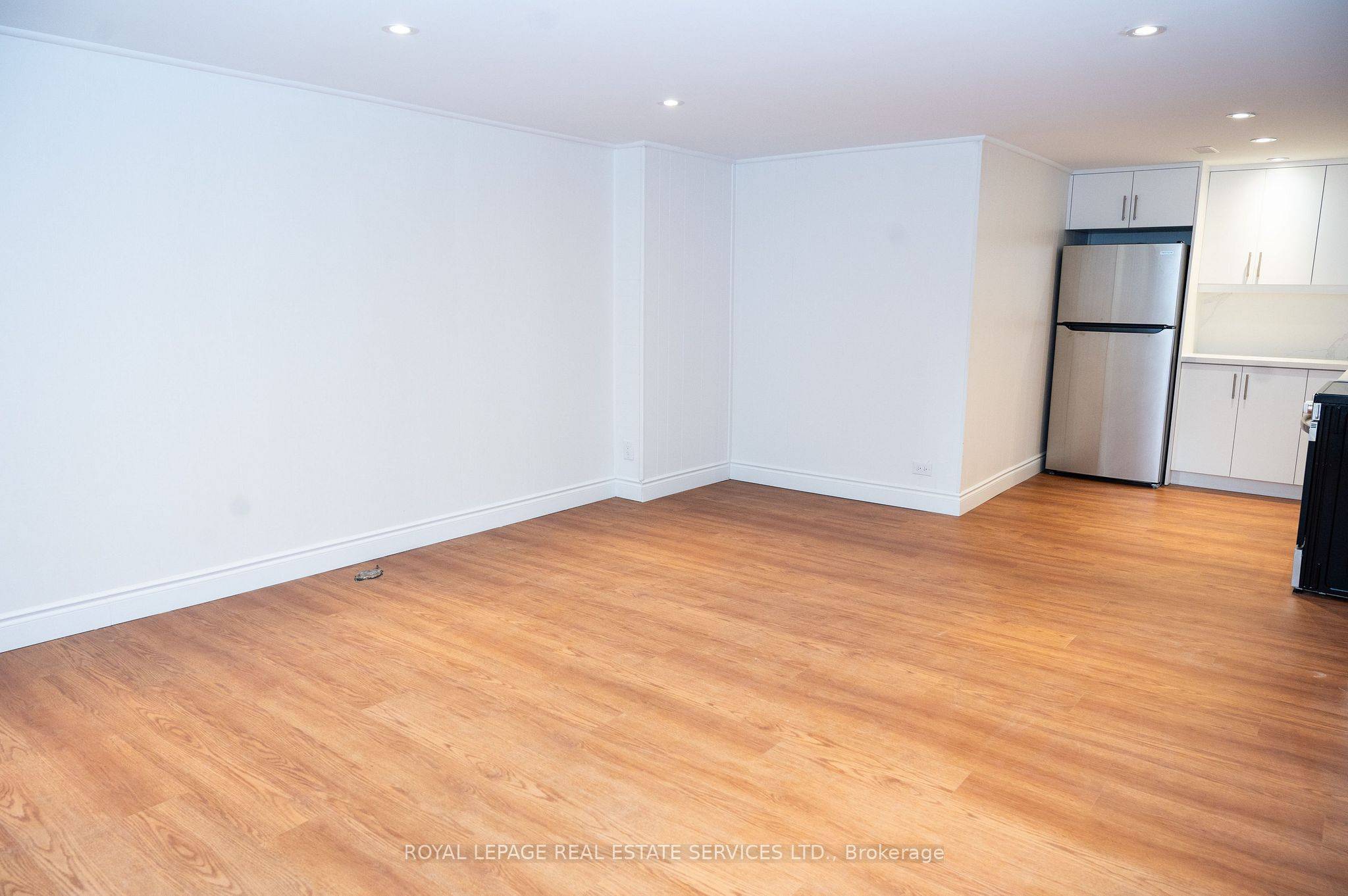 Toronto W08, ON M9B 3W3,35 Silverhill DR #Lower