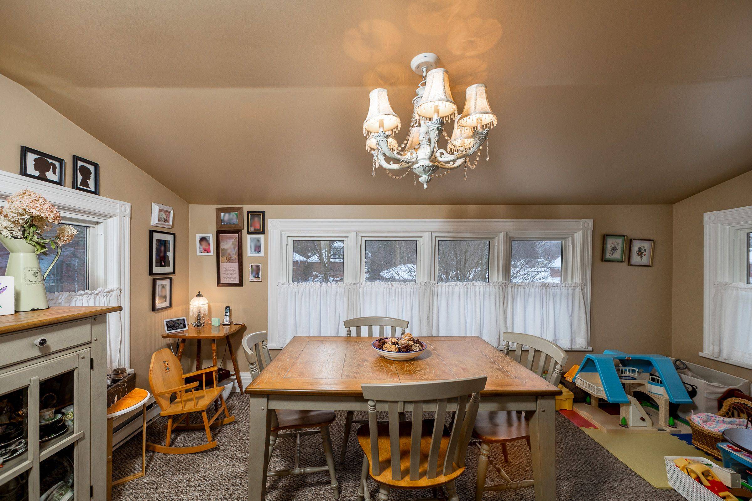 Owen Sound, ON N4K 2G6,554 2nd AVE E #Upper Apartment