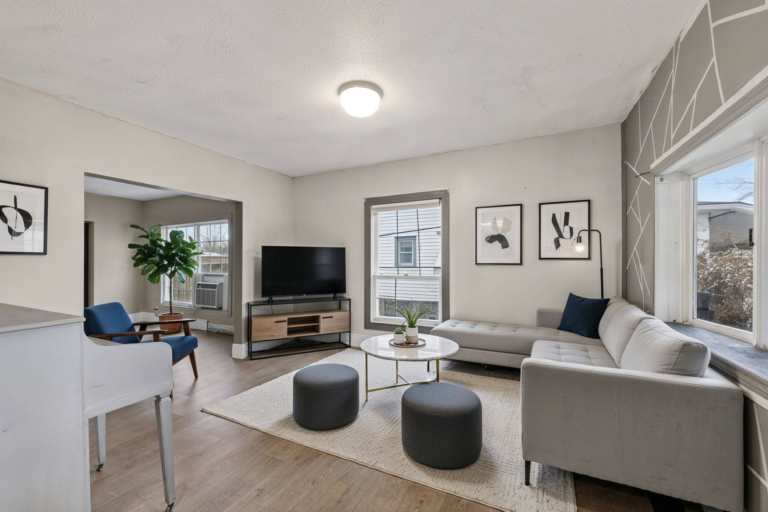 Niagara Falls, ON L2E 4N6,4576 Fourth AVE