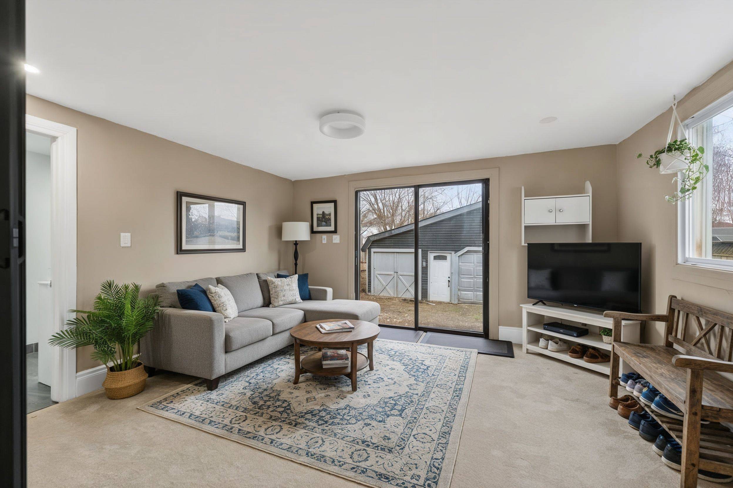 Niagara Falls, ON L2E 4N6,4576 Fourth AVE