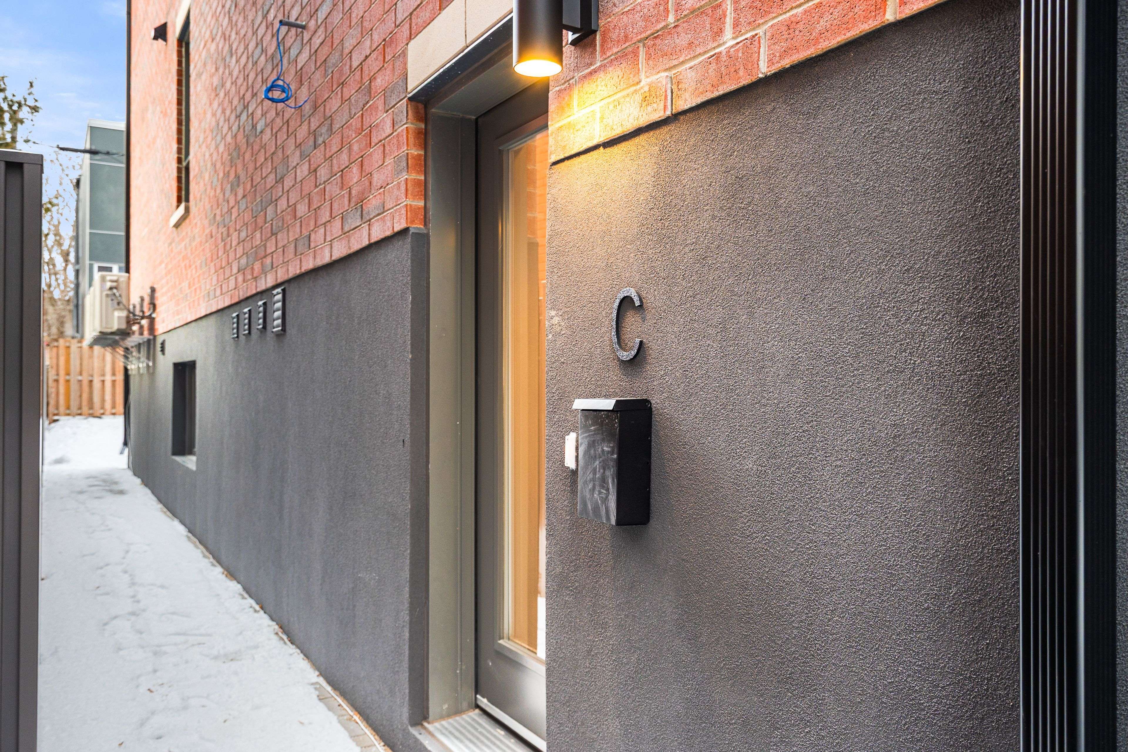 Glebe - Ottawa East And Area, ON K1S 2Z4,195 Hopewell AVE #C