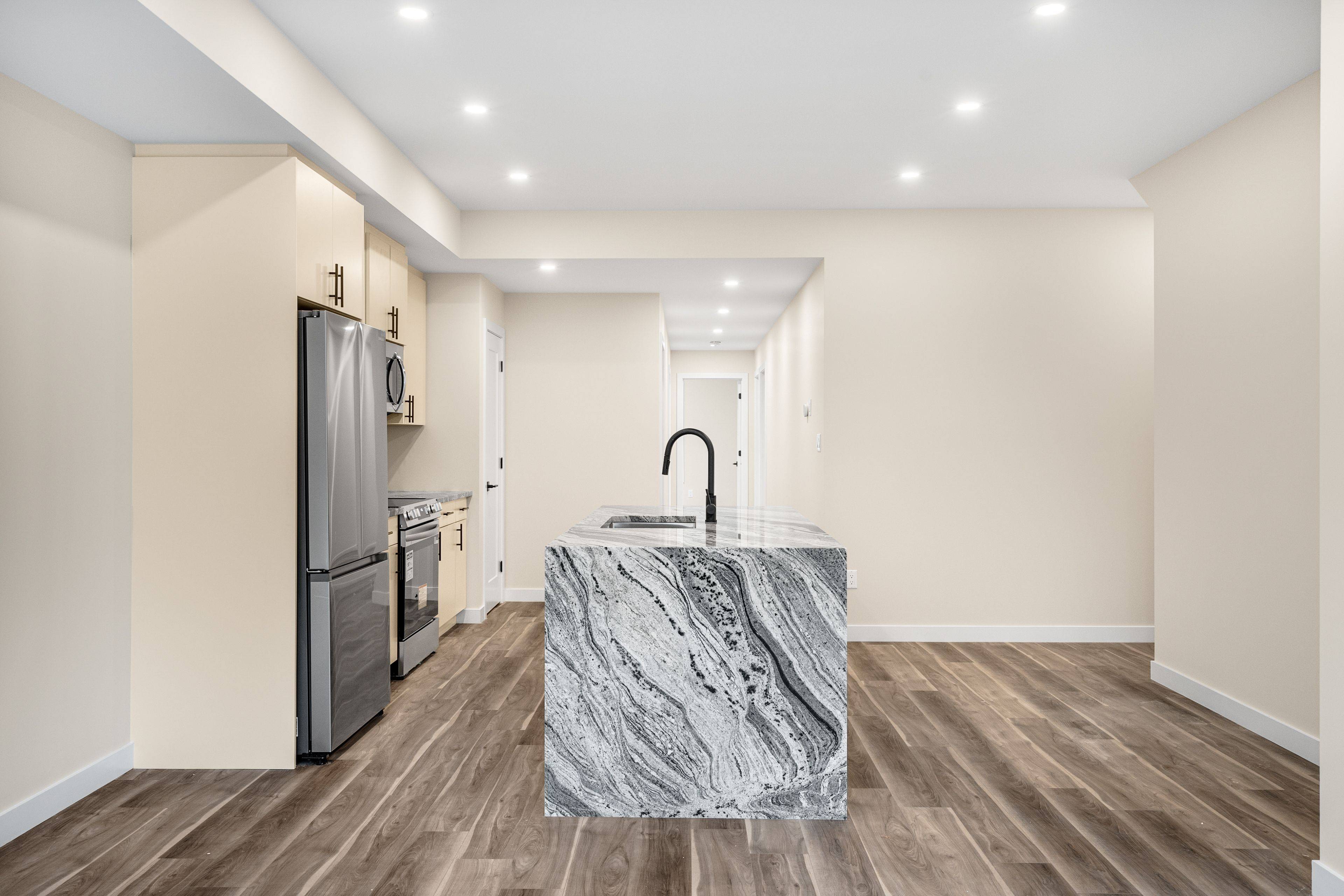 Glebe - Ottawa East And Area, ON K1S 2Z4,193 Hopewell AVE #B