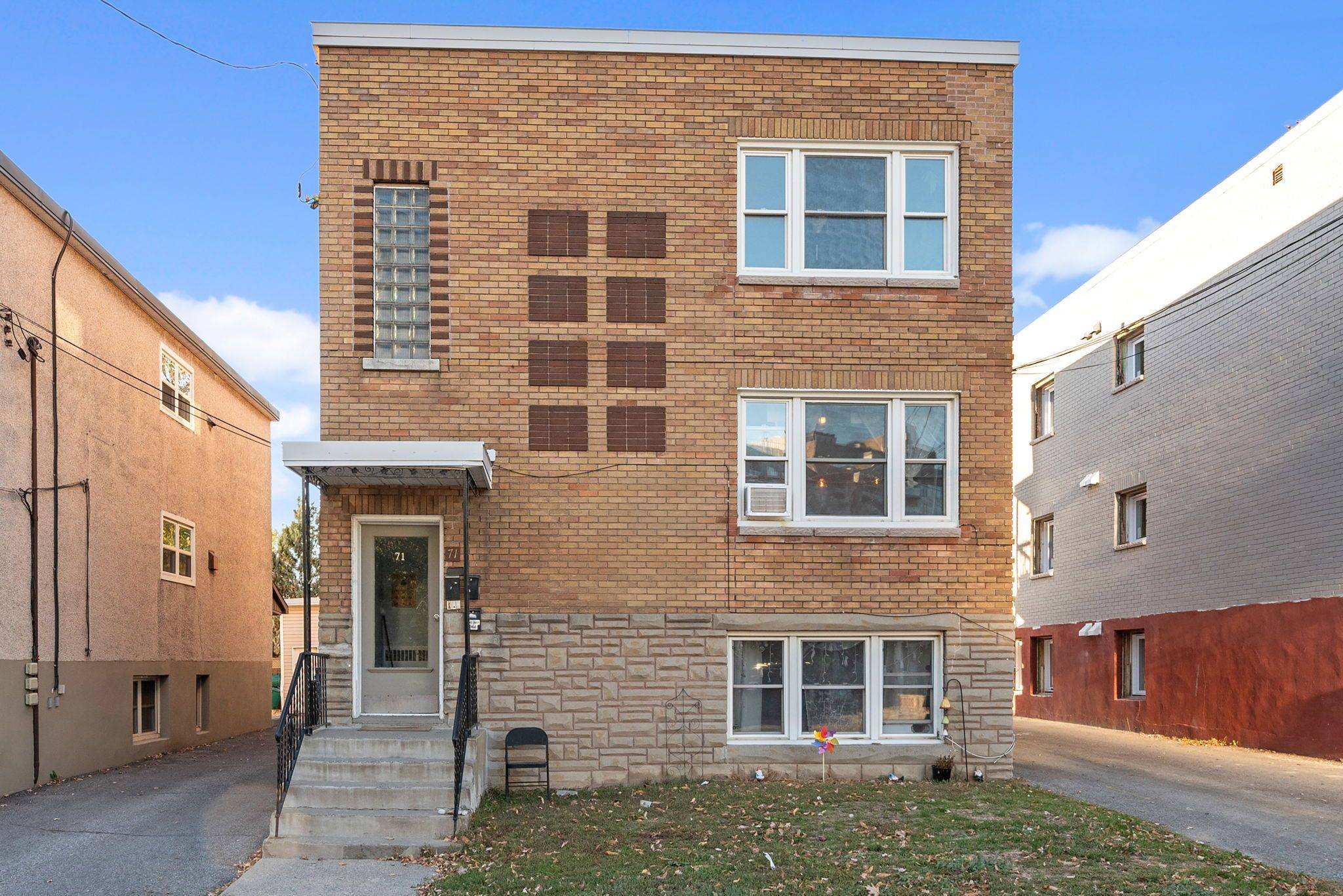 Vanier And Kingsview Park, ON K1L 7Z1,71 Genest ST #Unit 2