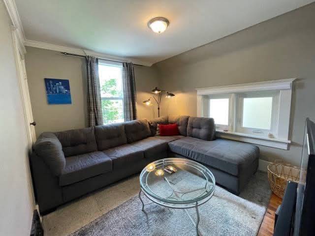 Kitchener, ON N2H 4L9,22 St Leger ST #2