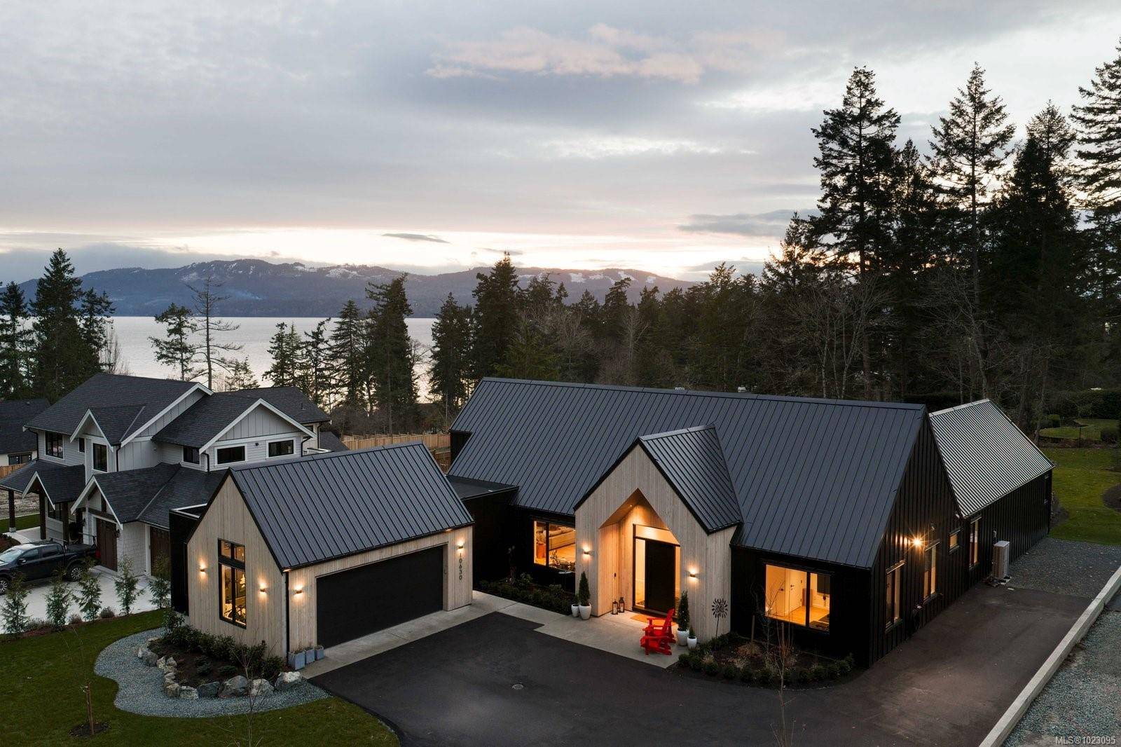 North Saanich, BC V8L 5M8,10630 Derrick Rd