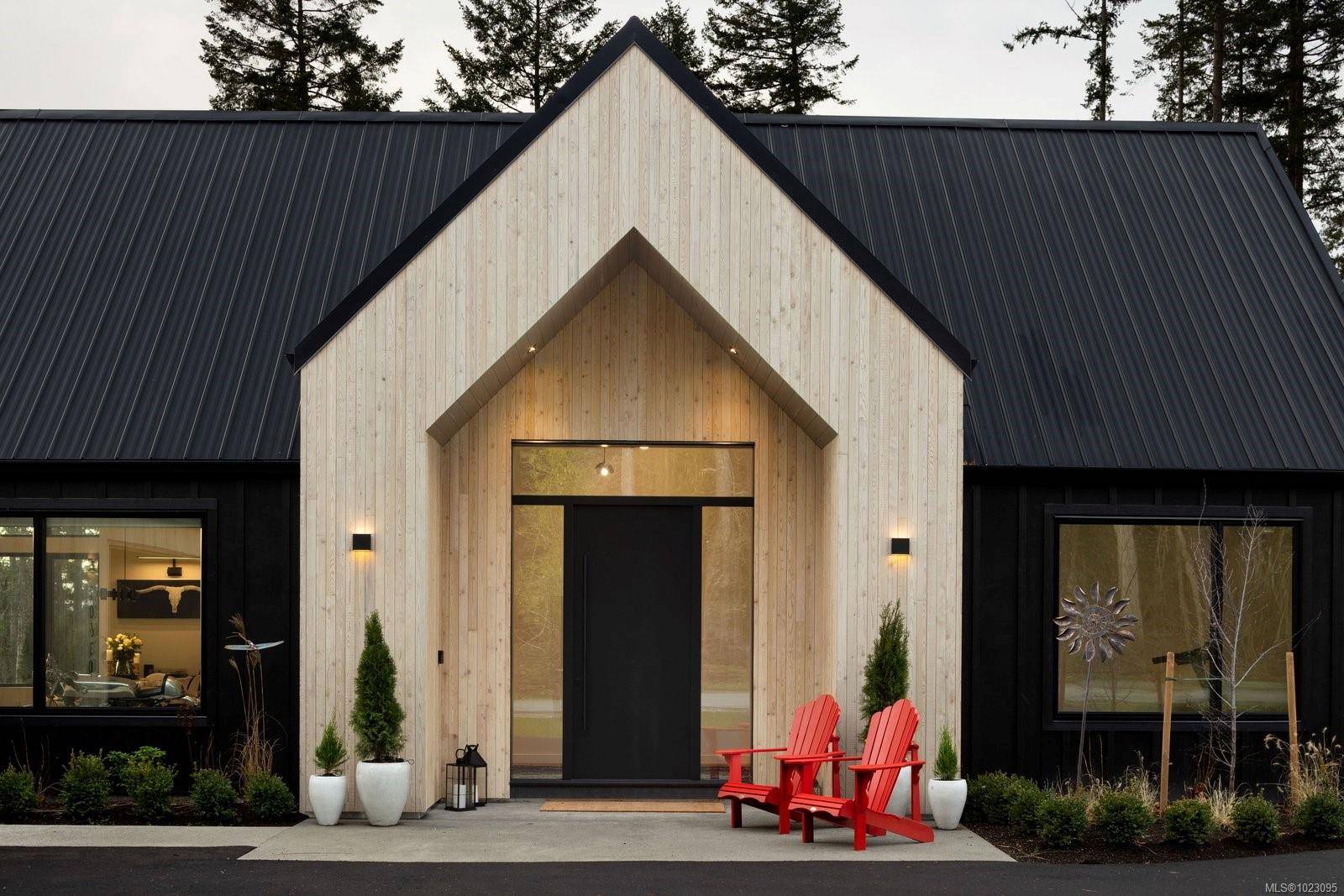 North Saanich, BC V8L 5M8,10630 Derrick Rd