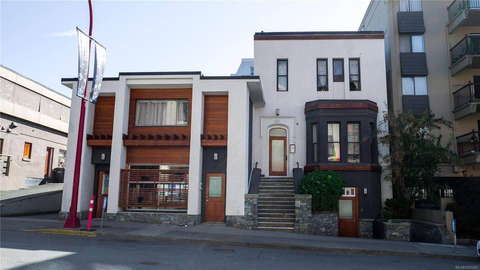 Victoria, BC V8W 1S8,681 Herald St