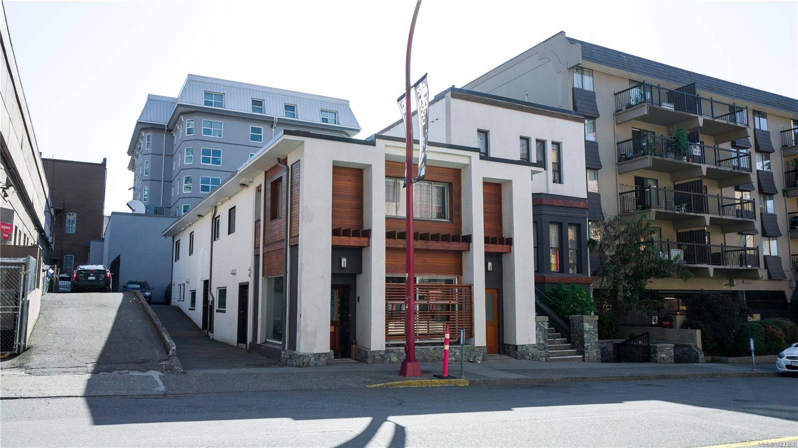 Victoria, BC V8W 1S8,681 Herald St