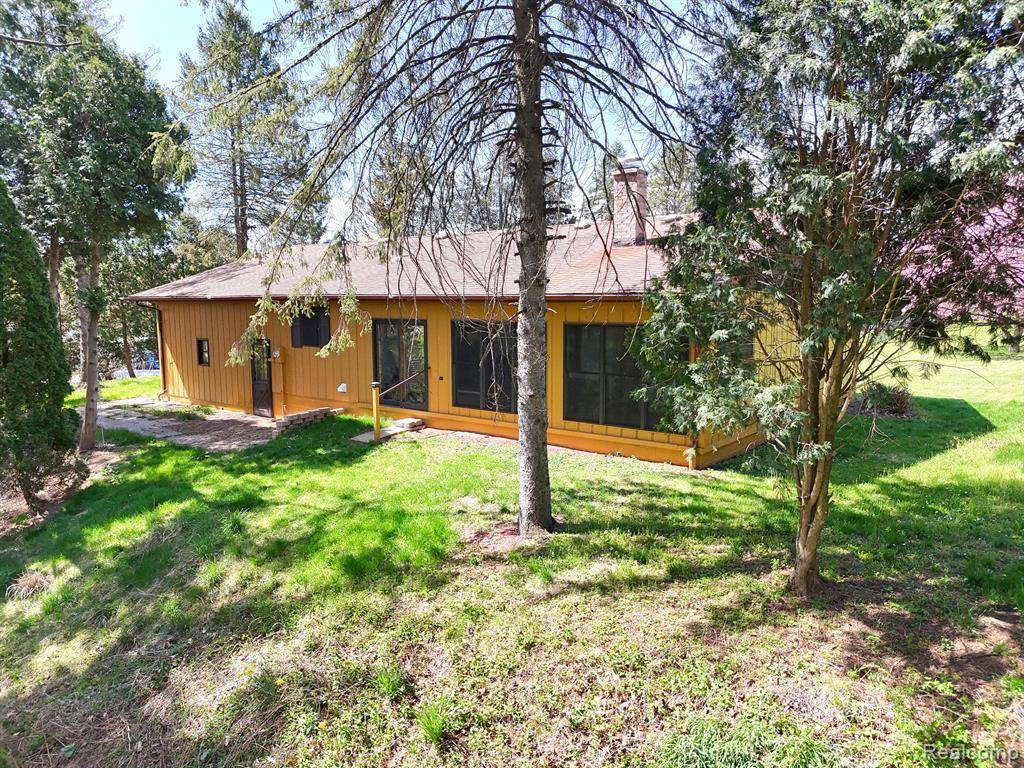 11575 Us Highway 31, Berrien Township, MI 49103