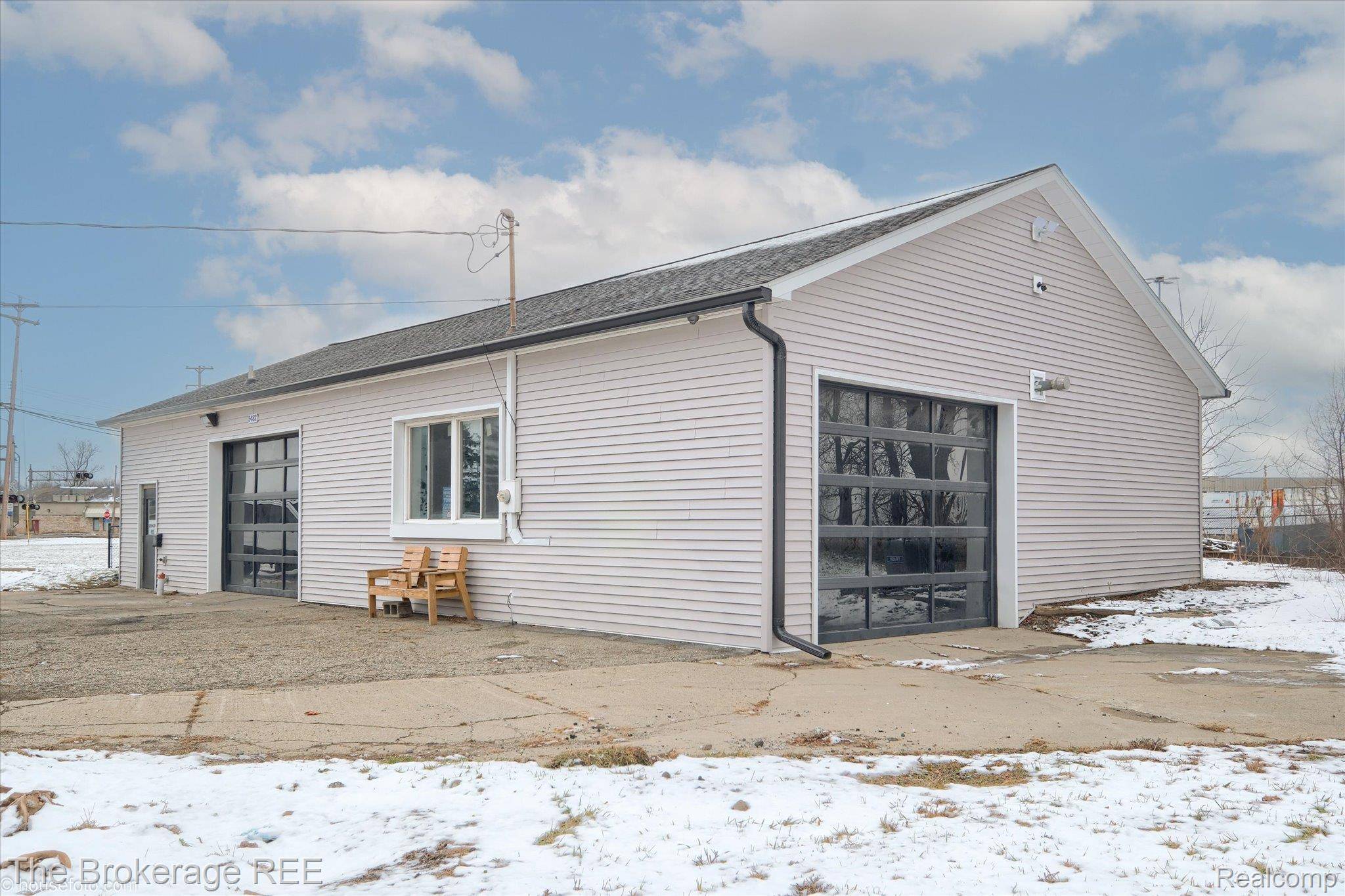 5482 Miller RD, Swartz Creek, MI 48473