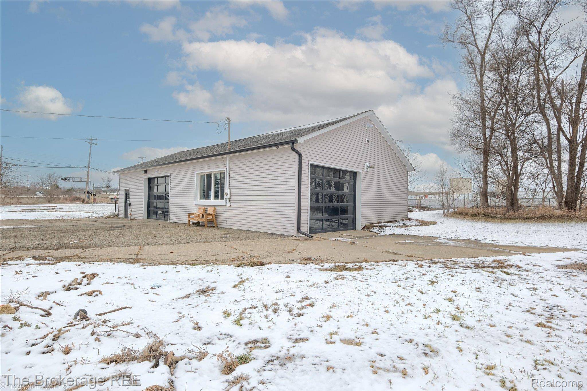 5482 Miller RD, Swartz Creek, MI 48473