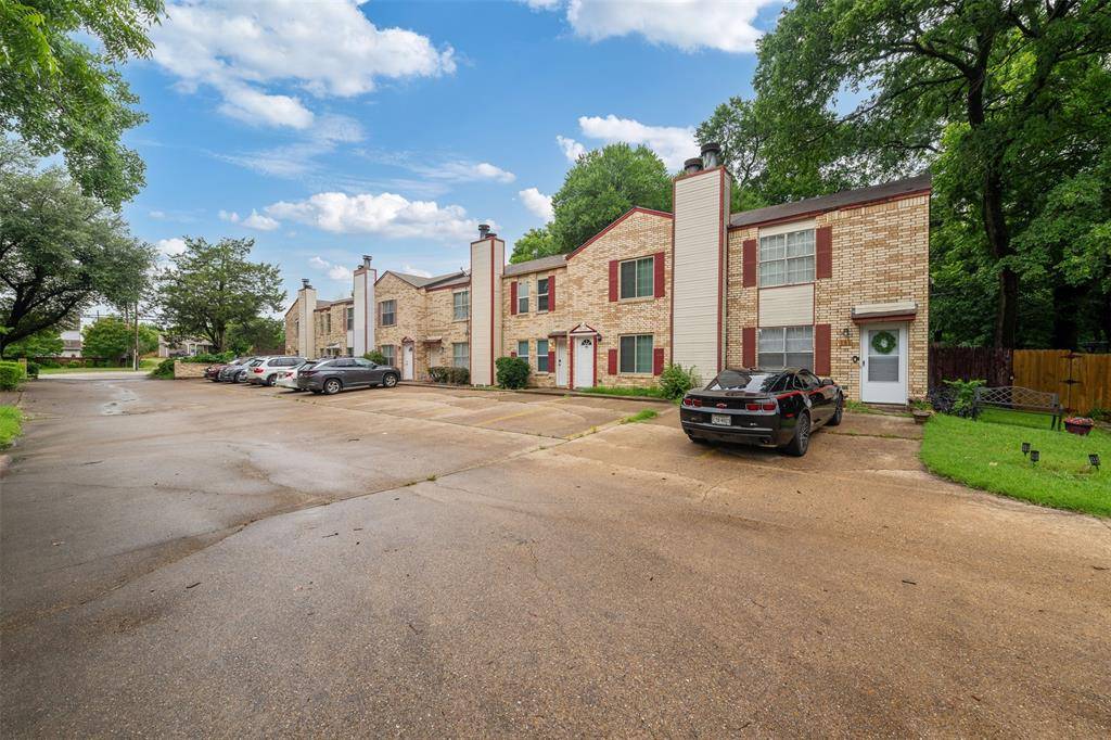 Duncanville, TX 75137,123 Austin Stone Drive