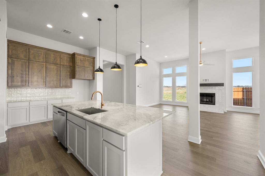 Hewitt, TX 76643,1328 Tahonta