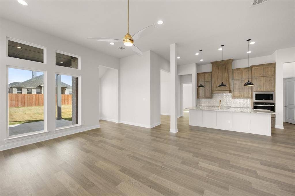 Hewitt, TX 76643,1328 Tahonta