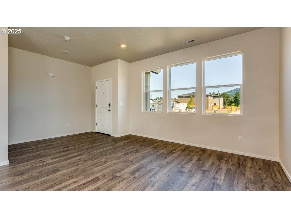 Springfield, OR 97477,2957 U ST